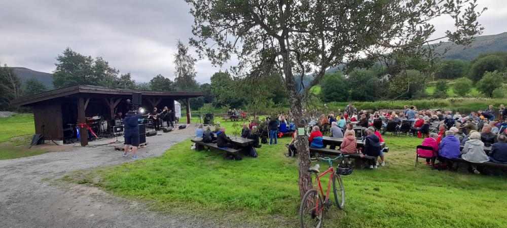 Bilde fra konserten i Floen
