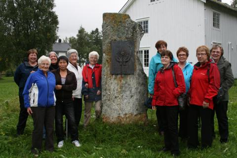 Vefsn og Bardal Helselag ved bautaen i Bardal
